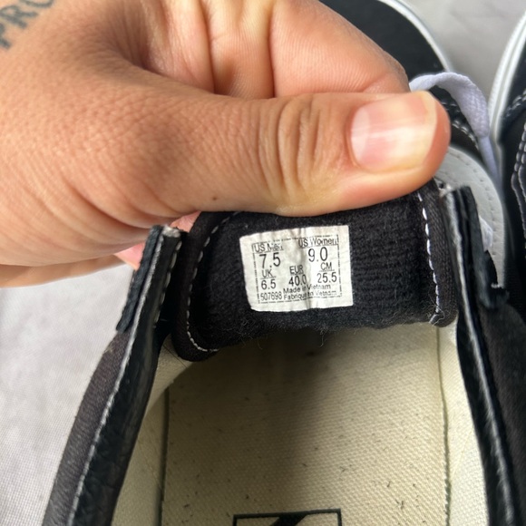 VANS! - Picture 10 of 12